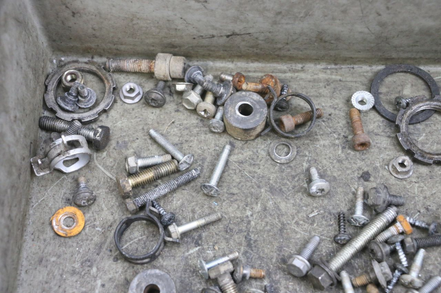 photo de SAC VITI BULLONE PEUGEOT ELYSEO 125 (1999 - 2004) - Altra angolazione