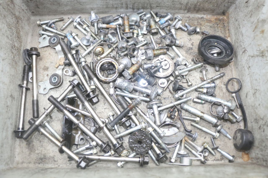 photo de VITI SUZUKI GSR 750 (2011 - 2017)