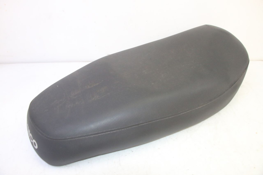 photo de SELLE KYMCO AGILITY 4T 50 (2018 - 2022) - Dettagli dei punti di fissaggio