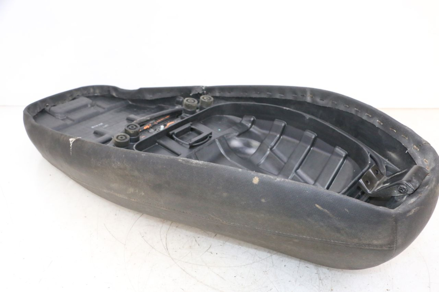 photo de SELLE KYMCO AGILITY 4T 50 (2018 - 2022) - Caratteristiche distintive