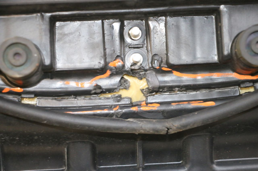 photo de SELLE KYMCO AGILITY 4T 50 (2018 - 2022) - Zoom sui componenti