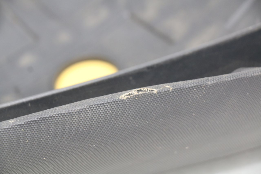 photo de SELLE KYMCO AGILITY RS 2T 50 (2009 - 2013) - Stato della superficie e materiale