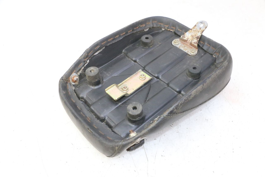 photo de SELLA POSTERIORE HYOSUNG GV AQUILA 125 (2000 - 2004) - Altra angolazione