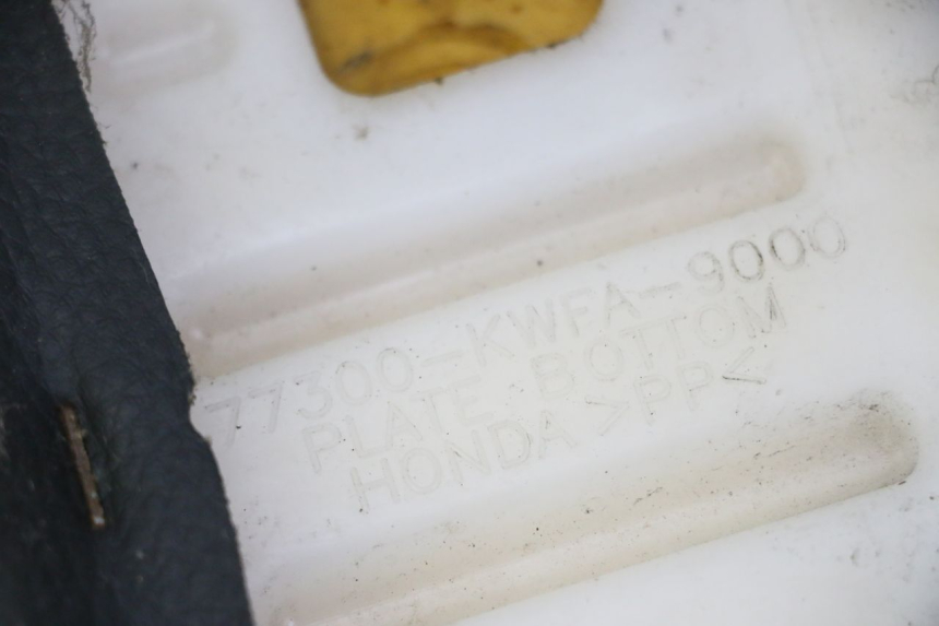 photo de SELLA POSTERIORE HONDA CBF 125 (2009 - 2015)