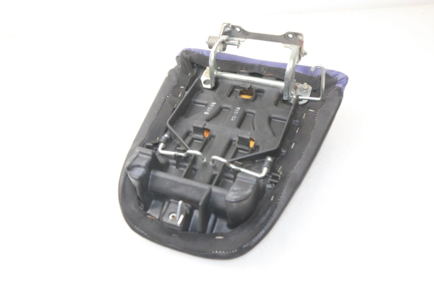 photo de SELLA POSTERIORE HONDA CBR 919 RR FIREBLADE 900 (1998 - 1999) - Dettagli dei punti di fissaggio