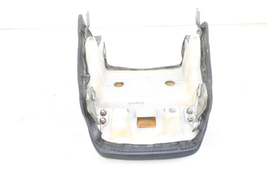 photo de SELLA POSTERIORE KAWASAKI GPX R WARBIRD 600 (1988 - 1993) - Primo piano tecnico