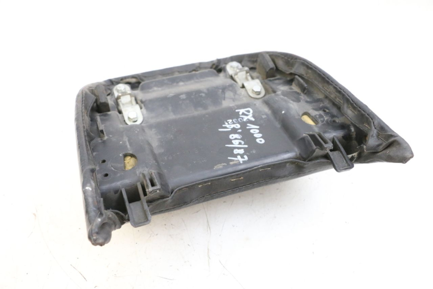 photo de SELLA POSTERIORE KAWASAKI GPZ RX 1000 (1986 - 1988) - Zoom sullo stato d'uso