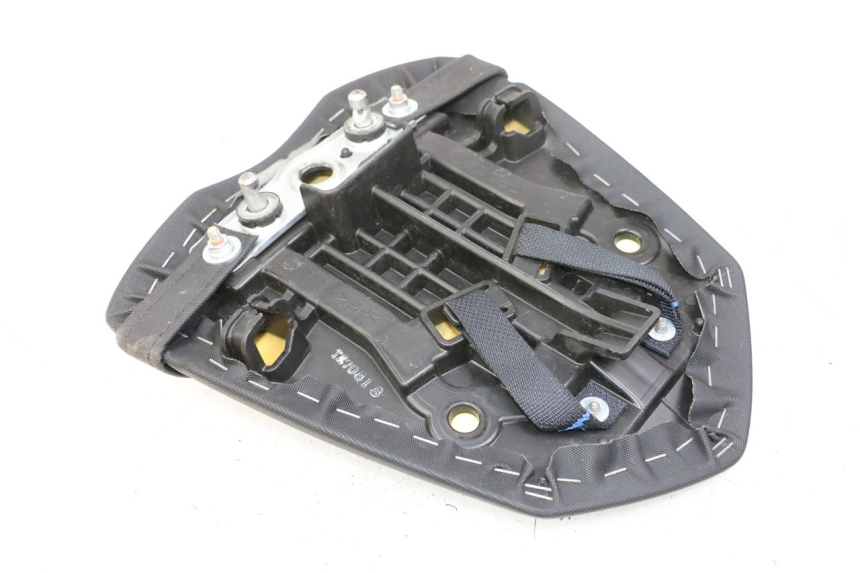 photo de SELLA POSTERIORE SUZUKI GSR 750 (2011 - 2017)