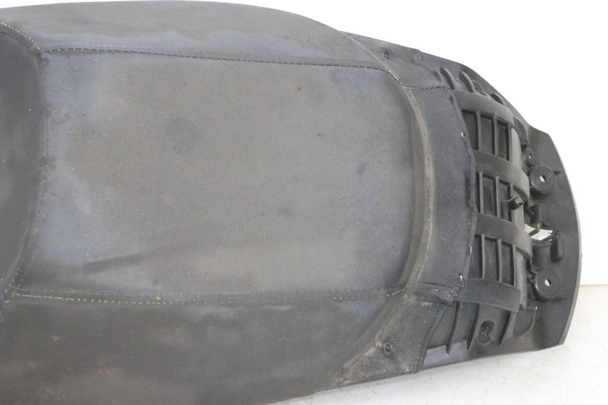 photo de SELLA POSTERIORE JM MOTORS GTS 125 (2015 - 2019) - Caratteristiche distintive