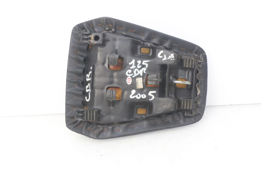 photo de SELLA POSTERIORE HONDA CBR R 125 (2003 - 2006)