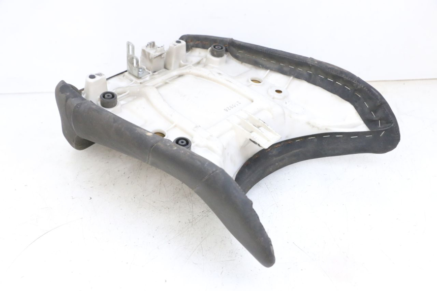 photo de SELLE ANTERIORE YAMAHA FJR ABS 1300 (2006 - 2012) - Dettaglio del componente