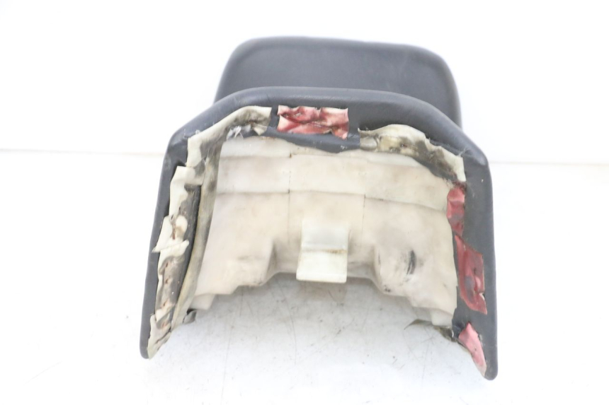 photo de SELLA ANTERIORE KAWASAKI GPX R WARBIRD 600 (1988 - 1993) - Primo piano ad alta risoluzione