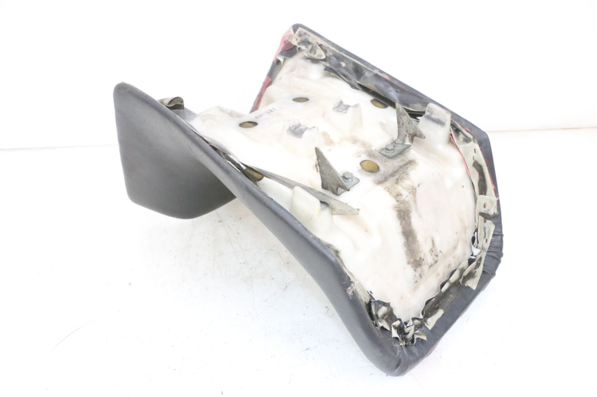 photo de SELLA ANTERIORE KAWASAKI GPX R WARBIRD 600 (1988 - 1993) - Altra angolazione