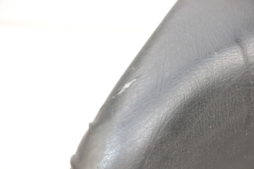 photo de SELLA ANTERIORE KAWASAKI GPX R WARBIRD 600 (1988 - 1993) - Dettagli dei punti di fissaggio