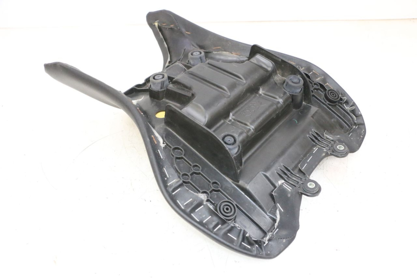 photo de SELLA ANTERIORE YAMAHA MT-07 MT07 ABS 700 (2018 - 2020) - Primo piano tecnico
