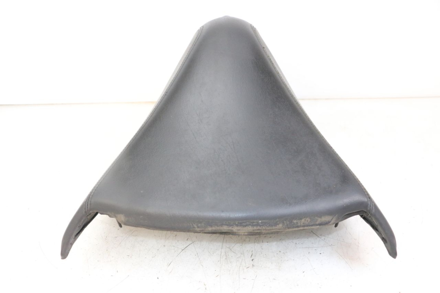 photo de SELLE ANTERIORE PEUGEOT SATELIS 125 (2010 - 2012)