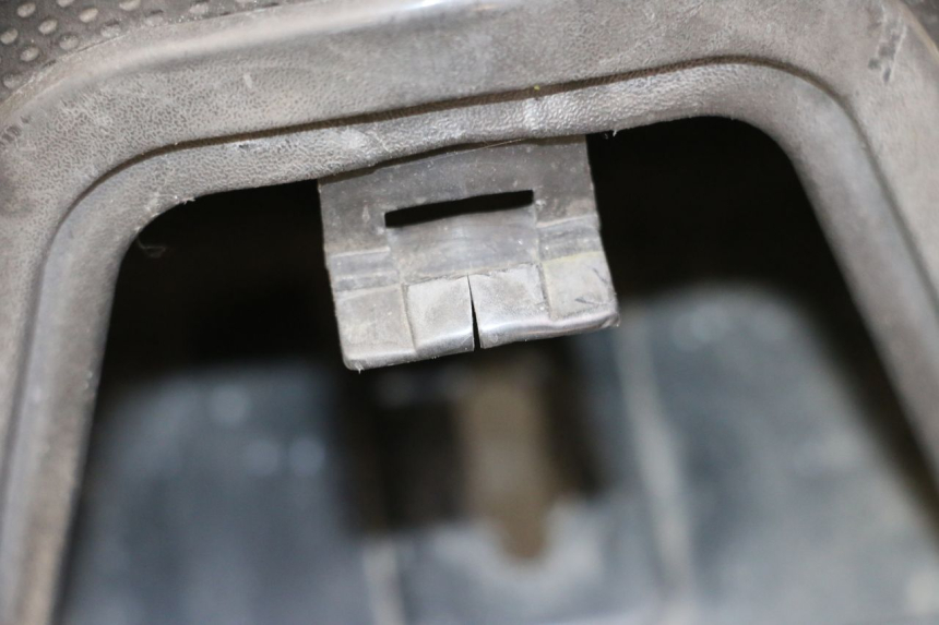 photo de SELLA ANTERIORE PEUGEOT SATELIS 125 (2013 - 2018)