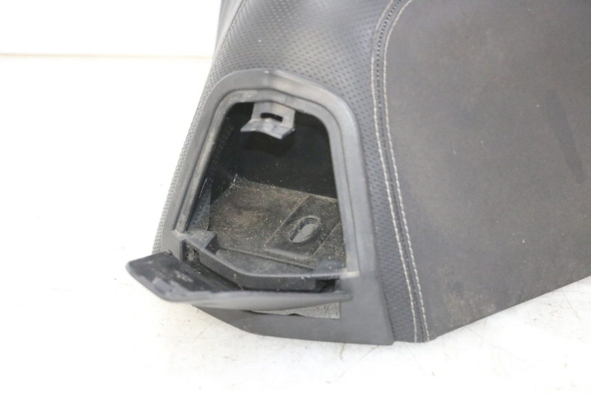 photo de SELLA ANTERIORE PEUGEOT SATELIS 125 (2013 - 2018)