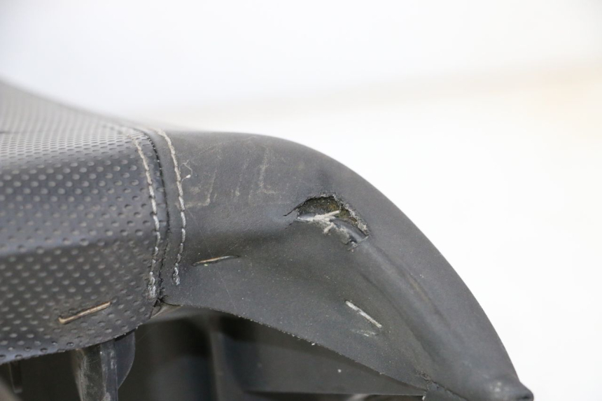 photo de SELLE ANTERIORE PEUGEOT SATELIS 125 (2010 - 2012)