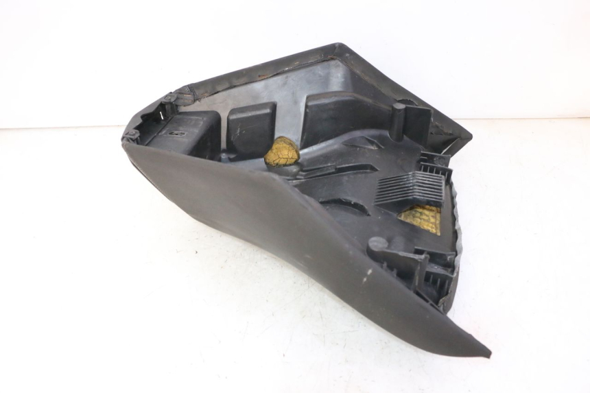 photo de SELLE ANTERIORE PEUGEOT SATELIS 125 (2010 - 2012)