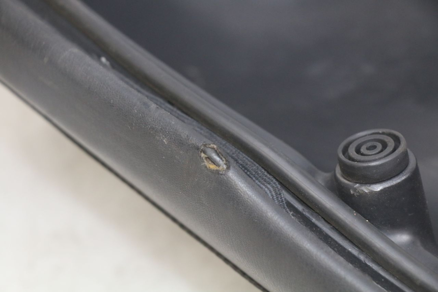 photo de SELLE ANTERIORE YAMAHA YP MAJESTY 125 (2007 - 2010)