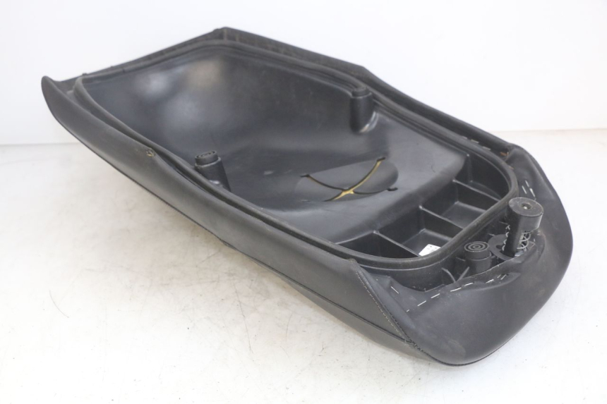 photo de SELLE ANTERIORE YAMAHA YP MAJESTY 125 (2007 - 2010)