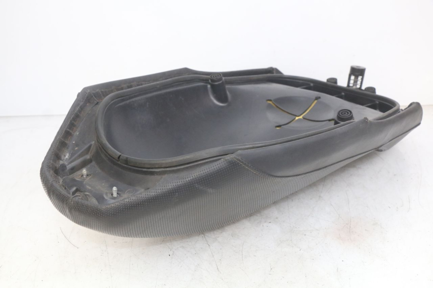 photo de SELLE ANTERIORE YAMAHA YP MAJESTY 125 (2007 - 2010)