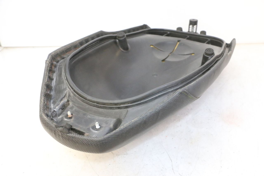 photo de SELLE ANTERIORE YAMAHA YP MAJESTY 125 (2007 - 2010)