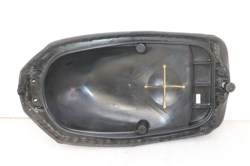 photo de SELLE ANTERIORE YAMAHA YP MAJESTY 125 (2007 - 2010)