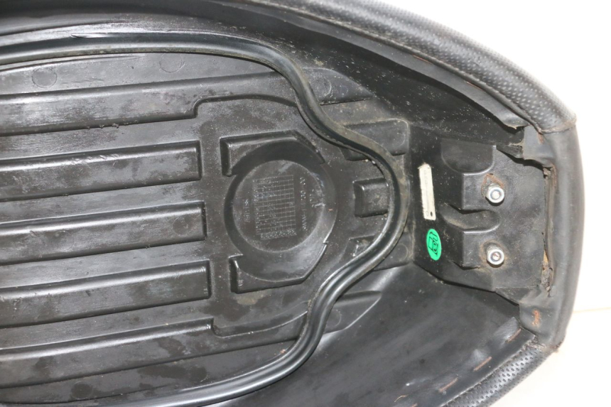 photo de SELLE MBK BOOSTER SPIRIT NAKED 50 (2004 - 2017) - Zoom sui componenti