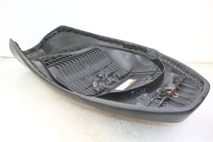 photo de SELLE SUZUKI BURGMAN 125 (2007 - 2014)