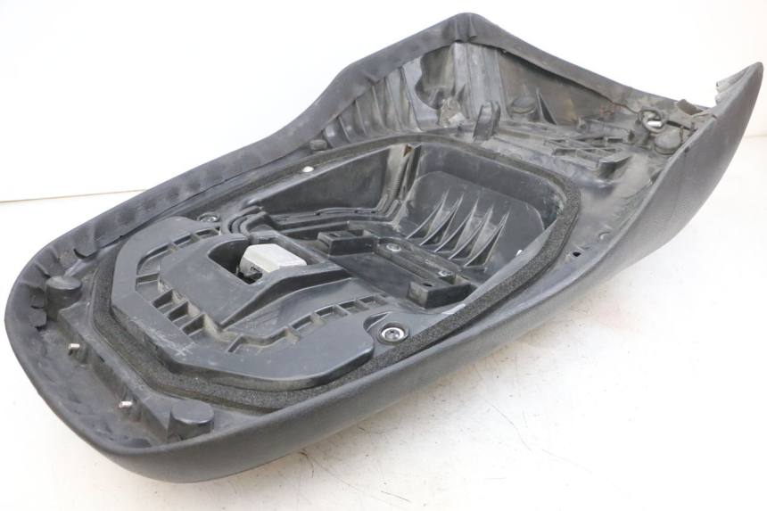 photo de SELLA SUZUKI BURGMAN EXECUTIVE ABS 650 (2006 - 2012) - Zoom sui componenti