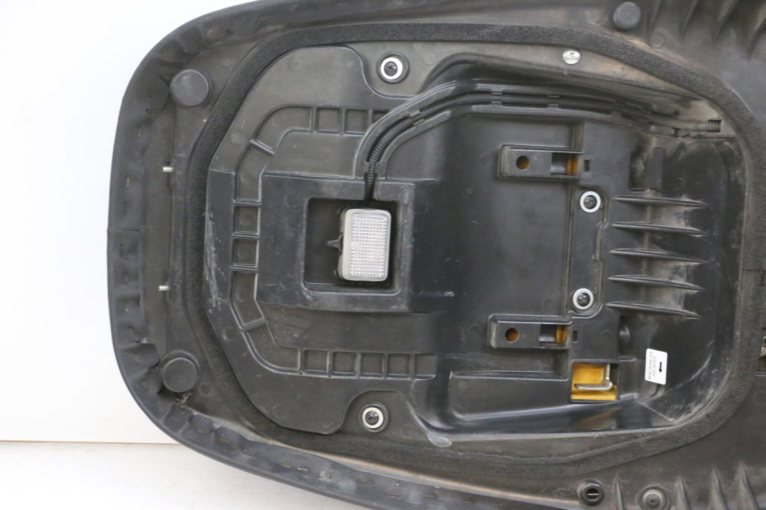 photo de SELLA SUZUKI BURGMAN EXECUTIVE ABS 650 (2006 - 2012) - Vista principale