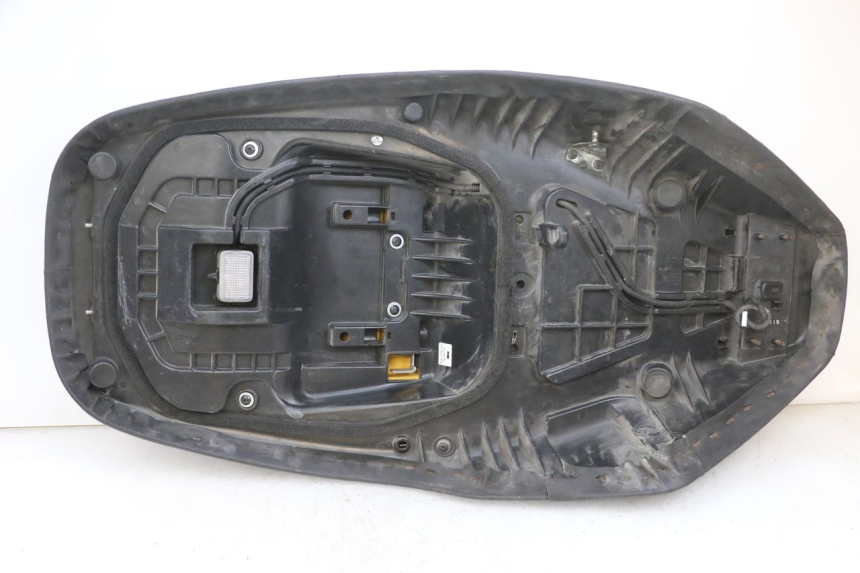 photo de SELLA SUZUKI BURGMAN EXECUTIVE ABS 650 (2006 - 2012) - Dettaglio del componente