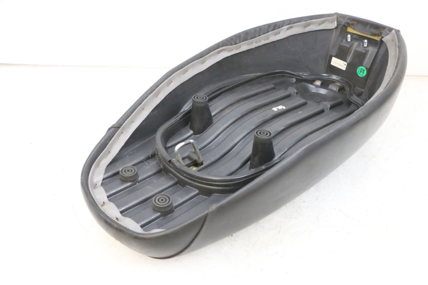 photo de SELLE YAMAHA BW'S EASY 50 (2013 - 2016) - Dettagli dei punti di fissaggio