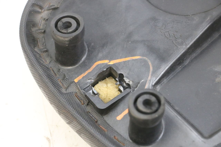 photo de SELLE SYM CROX 4T 50 (2016 - 2023) - Marcature e riferimenti originali