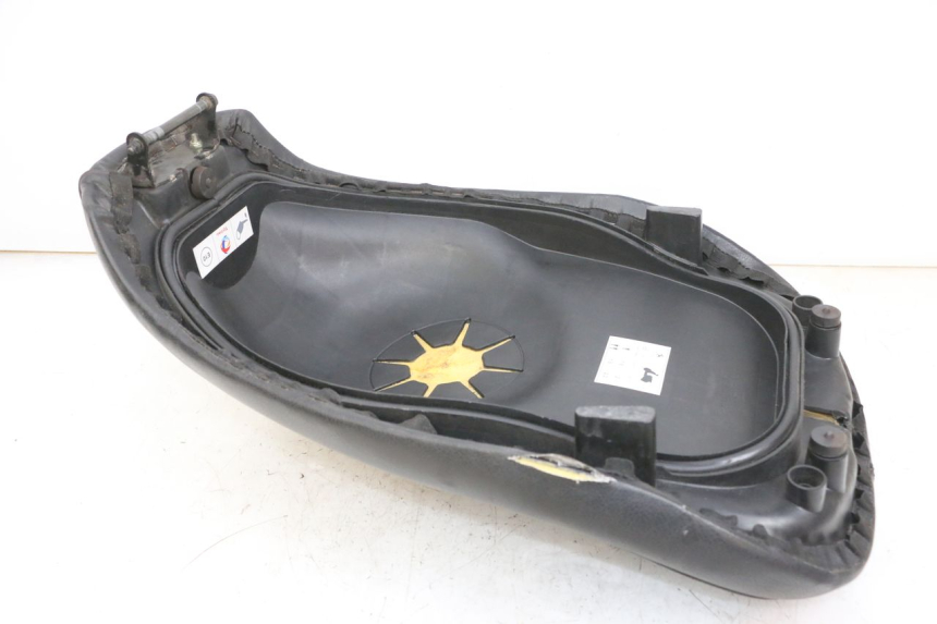 photo de SELLE PEUGEOT DJANGO 4T 50 (2014 - 2019) - Altra angolazione