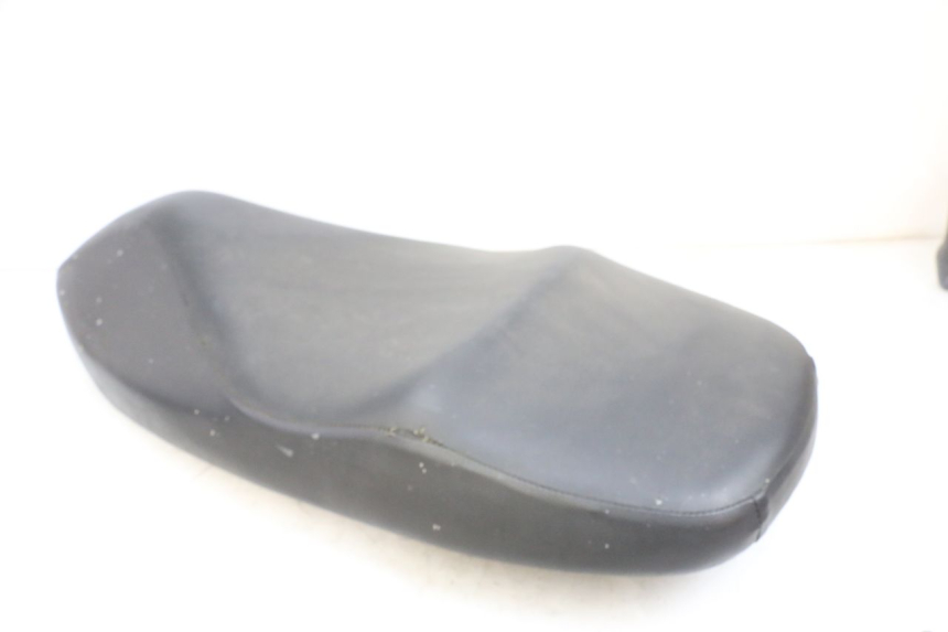 photo de SELLE PEUGEOT ELYSEO 125 (1999 - 2004) - Primo piano ad alta risoluzione