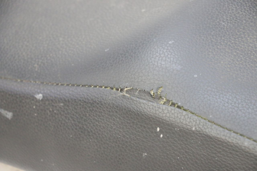 photo de SELLE PEUGEOT ELYSEO 125 (1999 - 2004) - Foto prodotto supplementare