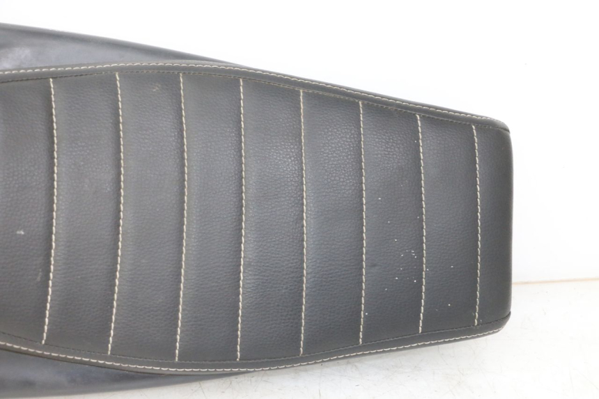 photo de SELLE YAMAHA FZS FAZER 600 (2001 - 2003)