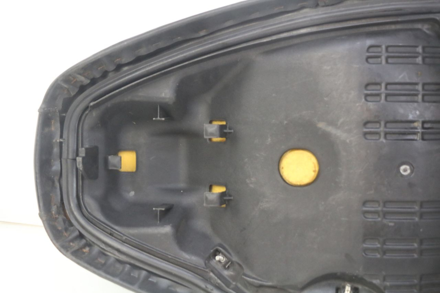 photo de SELLE HONDA FES PANTHEON 125 (2003 - 2007)