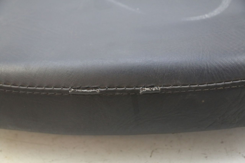 photo de SELLE HONDA FES PANTHEON 125 (2003 - 2007)