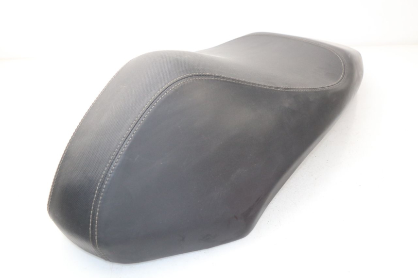 photo de SELLE PEUGEOT KISBEE 2T 50 (2010 - 2017)