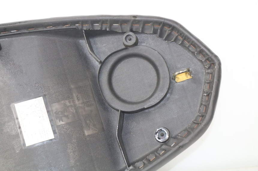 photo de SELLE PEUGEOT KISBEE 2T 50 (2010 - 2017)