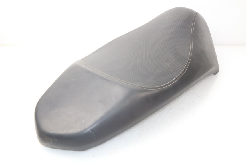 photo de SELLE PEUGEOT KISBEE 2T 50 (2010 - 2017)