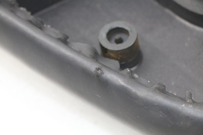 photo de SELLE PEUGEOT KISBEE 2T 50 (2010 - 2017)