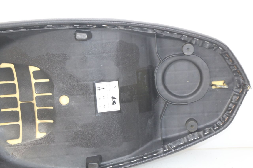 photo de SELLA PEUGEOT KISBEE 2T 50 (2018 - 2022)