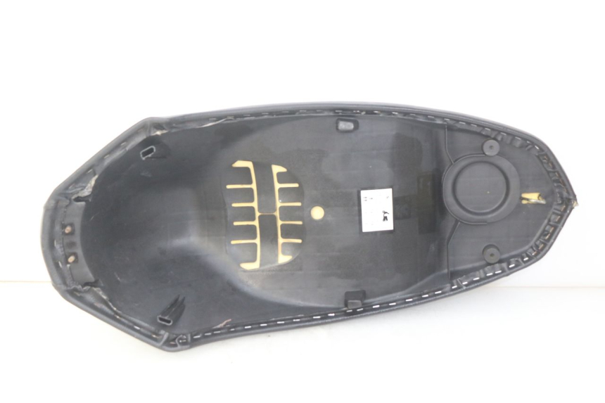 photo de SELLA PEUGEOT KISBEE 2T 50 (2018 - 2022)