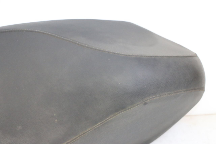 photo de SELLE PEUGEOT KISBEE 2T 50 (2010 - 2017)