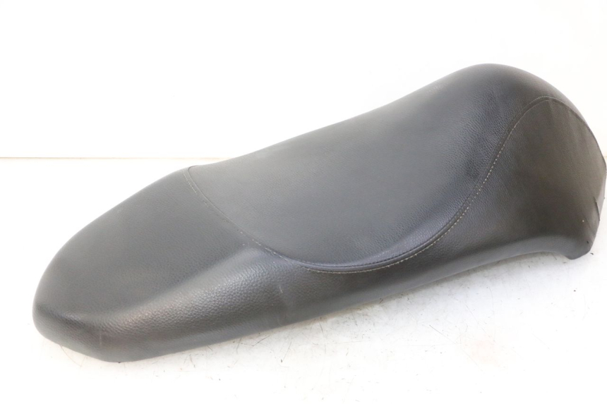 photo de SELLE PEUGEOT KISBEE 2T 50 (2010 - 2017)